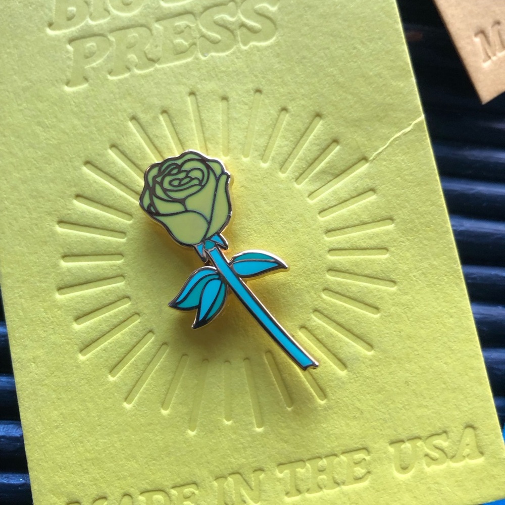 NWT BIG BUD PRESS yellow rose pin